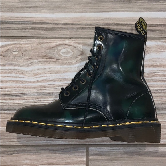 ❌SOLD❌ Vintage Dark Green and Black Dr. Martens - Picture 9 of 13
